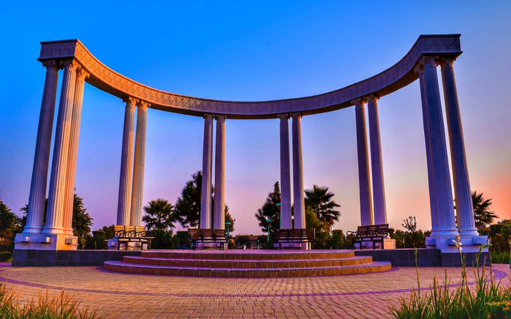 Living in Bahria Town Lahore: Housing, Security & More!